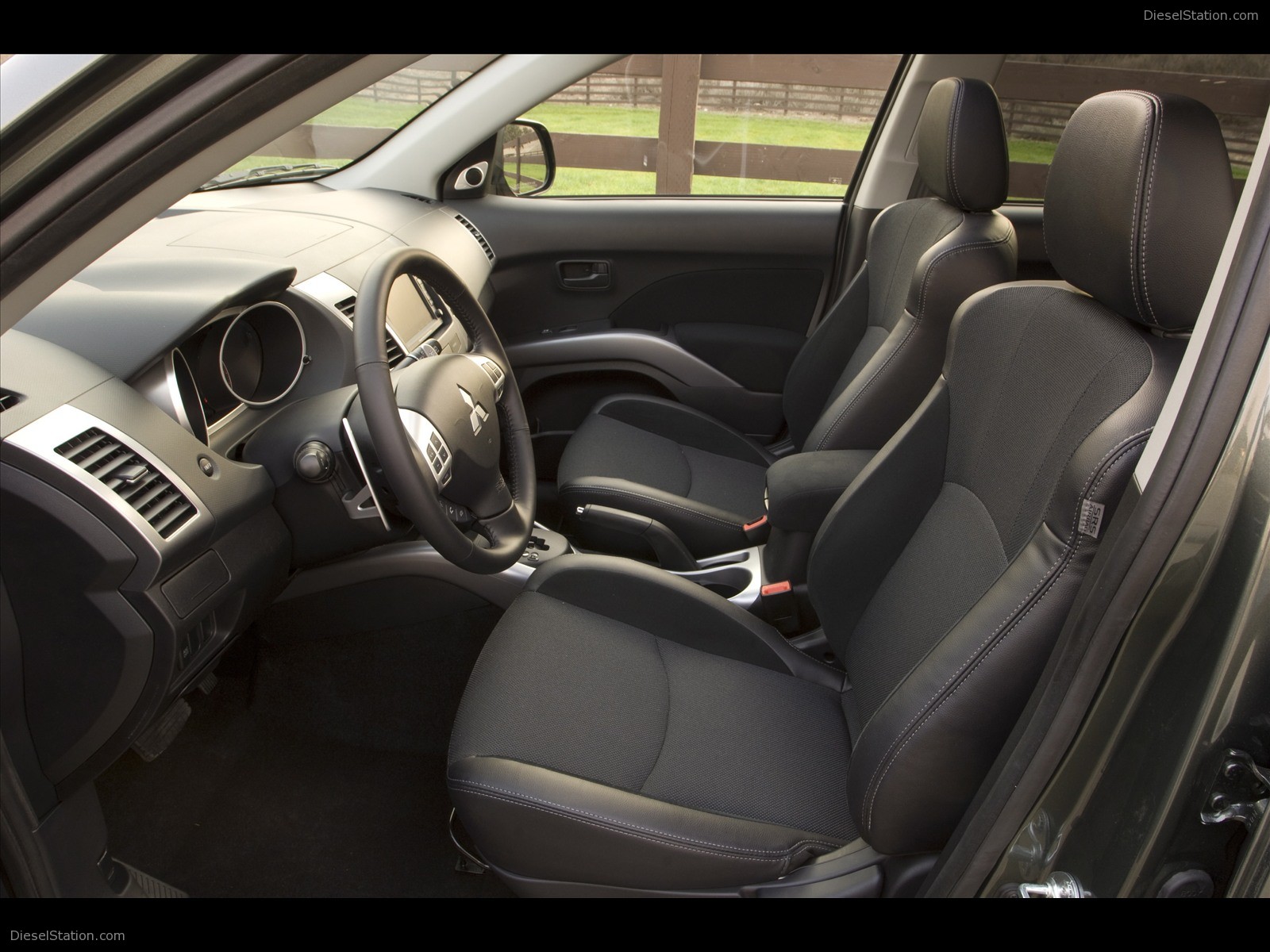 Mitsubishi Outlander ES